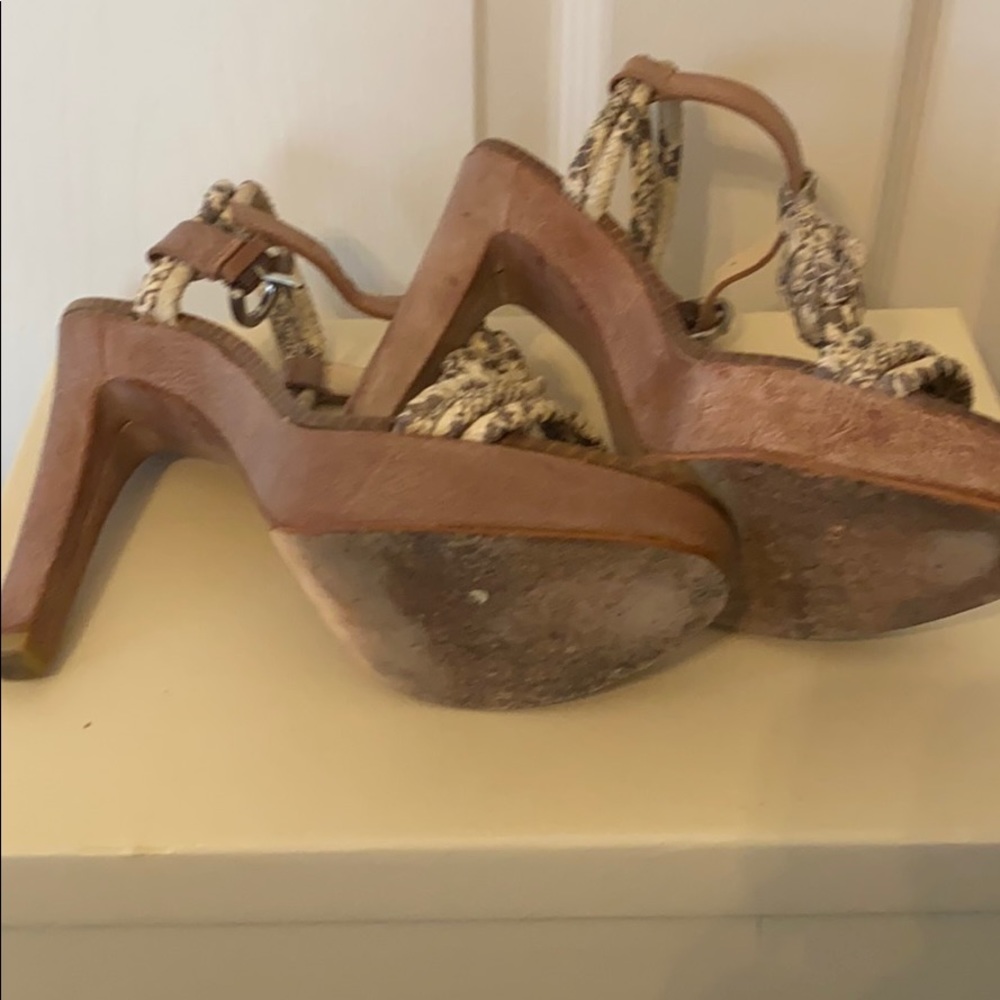 Heels (Coach) - Picture 6 of 7
